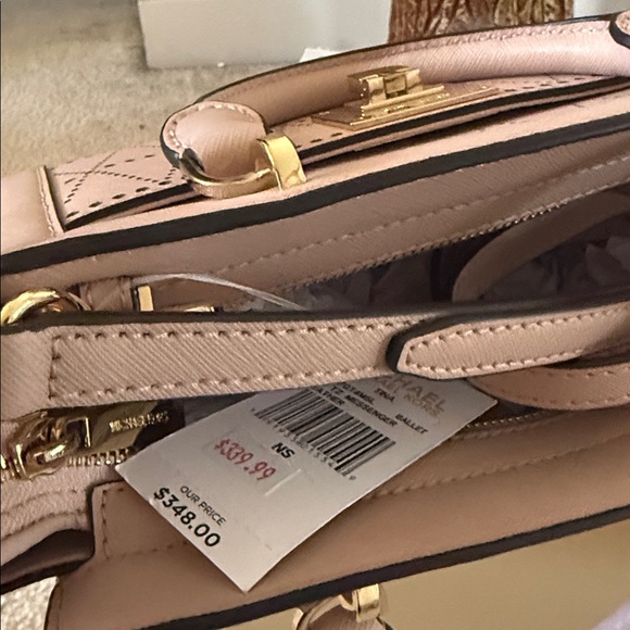 Michael Kors Tina Crossbody Purses Leather 9.5x7.5 Gold Hardware - Picture 7 of 9